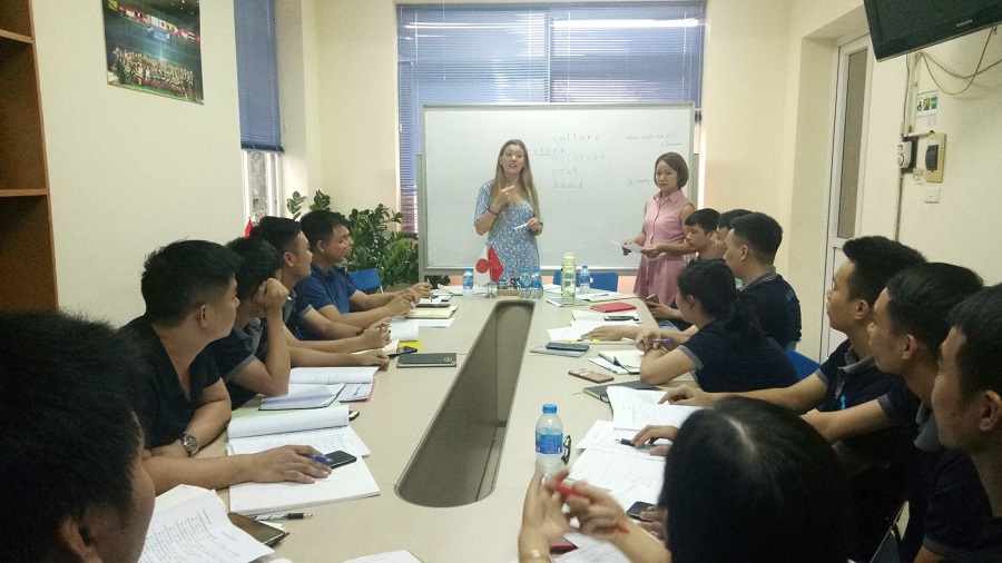 hoc tieng anh voi giao vien nuoc ngoai 2019-CNCVina-3