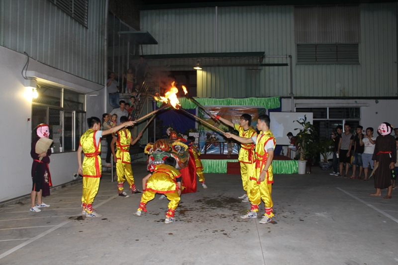 CNCVINA to chuc vui hoi trang ram-van nghe