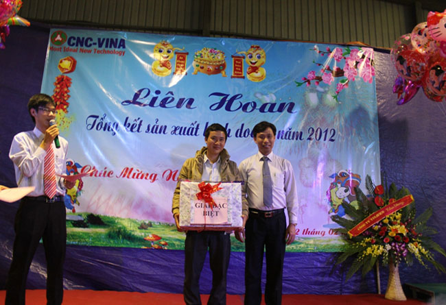 CNCVina tong ket SXKD 2012-12